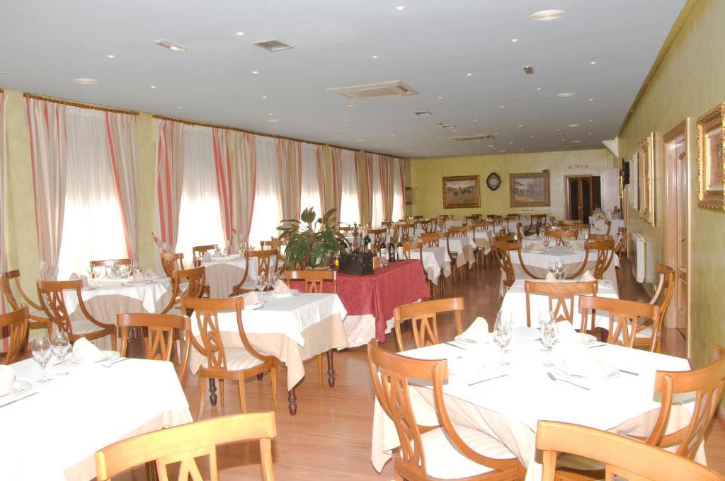 Hotel Restaurante San Roque Medina del Campo Exteriér fotografie